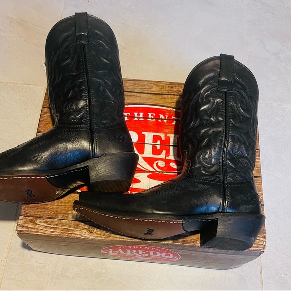 Authentic Laredo - Picture 7 of 16